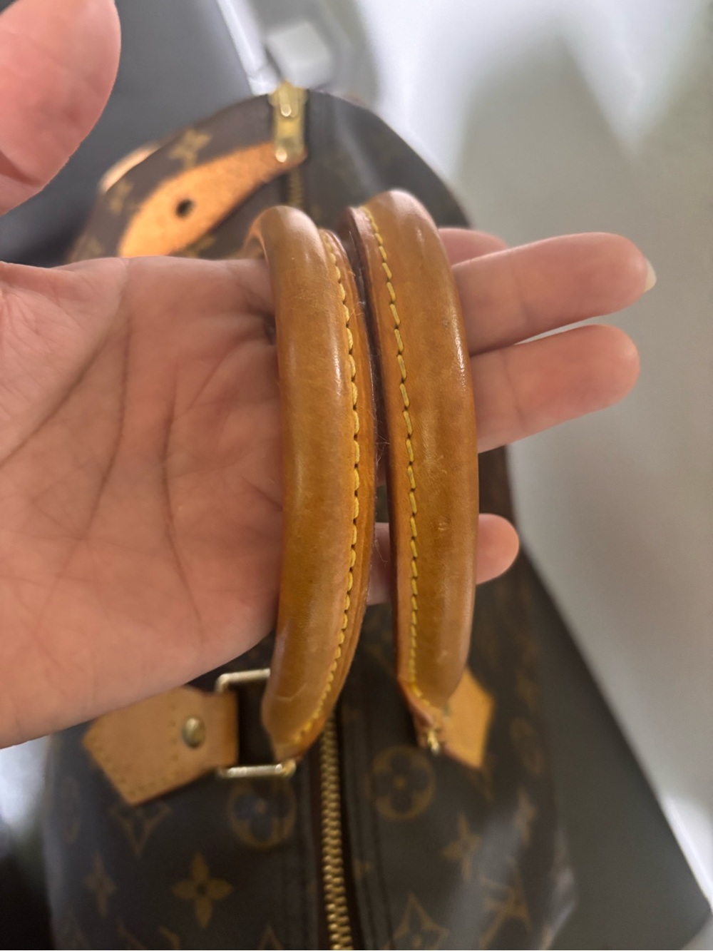 Louis Vuitton Speedy 30 Brown Monogram Canvas Top-Handle with Tan Trim - Picture 5 of 13